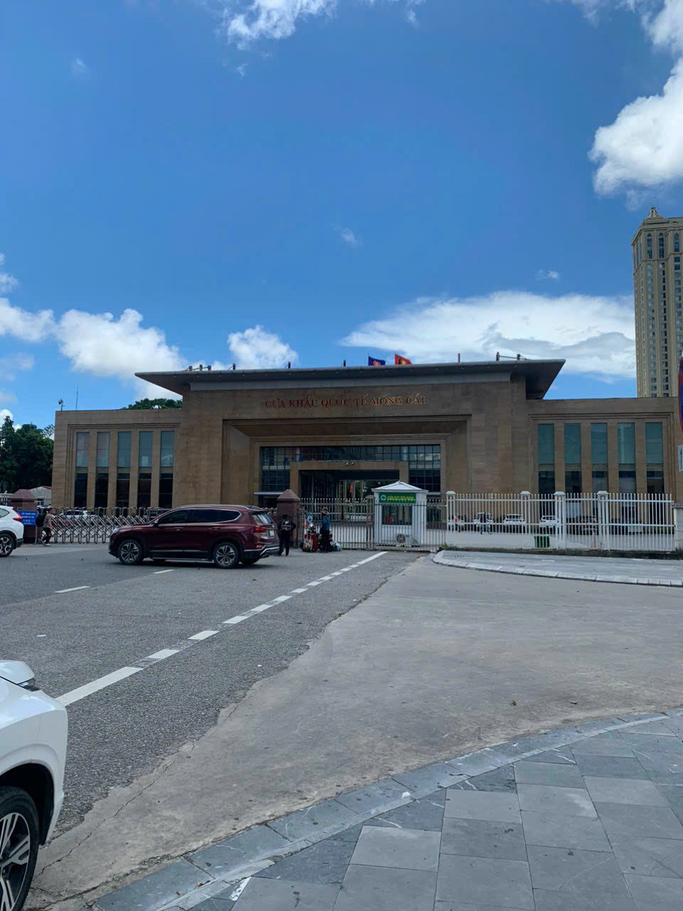 Lịch Trình Du Lịch Trà Cổ - Móng Cái Bằng Xe Ghép: Khám Phá Địa Đầu Tổ Quốc 2 Ngày 1 Đêm